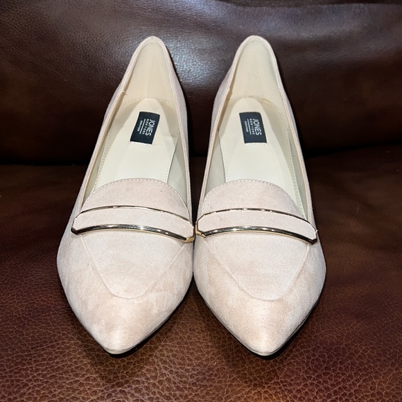 Jones New York Classy Pump in a versatile color. Worn once in EUC - Picture 8 of 17